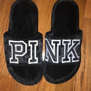 PINK VELVET SLIDE ONS